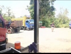 Foto aktivitas di lokasi kendaraan di lokasi proyek