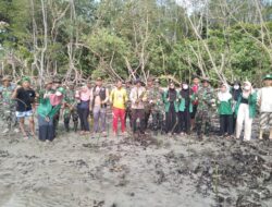 Bhabinkamtibmas Polsek Malangke Barat Ikuti Penanaman Mangrove di Desa Pao