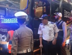 Antisipasi Kecelakaan, Sat Lantas Polres Parepare Lakukan Ramp Check Laik Jalan Kendaraan Bus