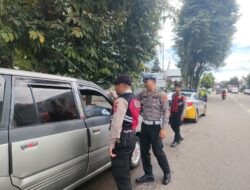 Polres Tana Toraja Gencar Menertibkan Kendaraan Parkir Bukan Pada Tempatnya