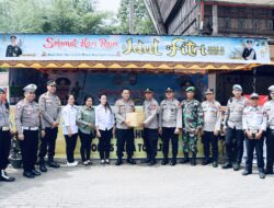 Kunjungi Pos Pam Lebaran, Kapolres Tator Berikan Bingkisan