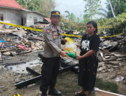 Kapolsek Sabbang Respon Cepat Kebakaran, Salurkan Bantuan untuk Korban di Desa Tete Uri