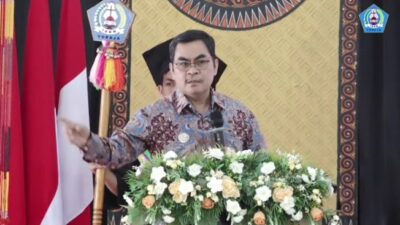 Hadiri Wisuda IAKN Toraja, Bupati Zadrak Tekankan Pentingnya Karakter, Iman, dan Soroti Eksekusi Tongkonan: Simbol Persatuan Harus Dijaga