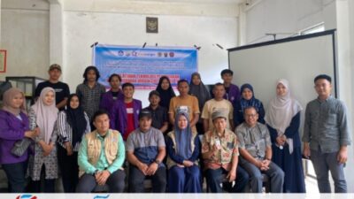 Unimen Lewat Program Kosabangsa Latih Petani Tungka Produksi VCO dan Pemasaran Digital