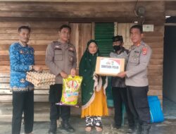 Bukti Kepedulian Terhadap Warga Binaannya, Kapolsek Malangke Barat Beri Bantuan Sembako Bagi Korban Angin Puting Beliung