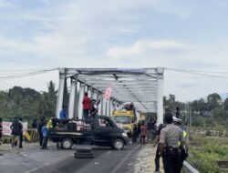 Aksi Pemekaran Luwu Raya Tutup Jalan Nasional, Polisi Terapkan Rekayasa Lalu Lintas di Masamba