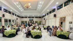 Semangat Basamo Bajaso,Basamo Basuo Bukber Alumni Farmasi Unand Himpun Puluhan Juta Rupiah untuk Korban Banjir Padang