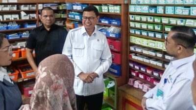 Taruna Ikrar Tinjau Instalasi Farmasi RSUP Wahidin Sudirohusodo, arahan presiden Prabowo Subianto Perkuat Perang Melawan TBC di Sulawesi Selatan
